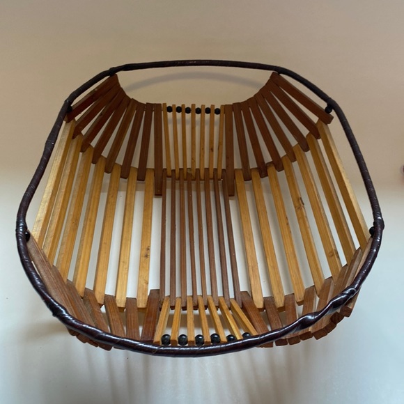 Vintage Bamboo Slatted Basket - Picture 1 of 4